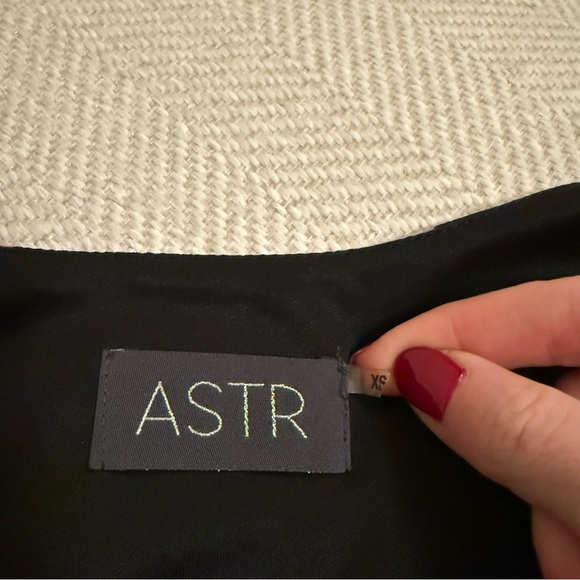 ASTR The Label Floral Long Sleeve Romper - Picture 4 of 6